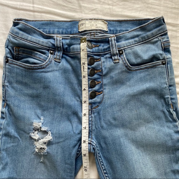 FREE PEOPLE High Rise Button Fly Ripped Jeans - Picture 4 of 6